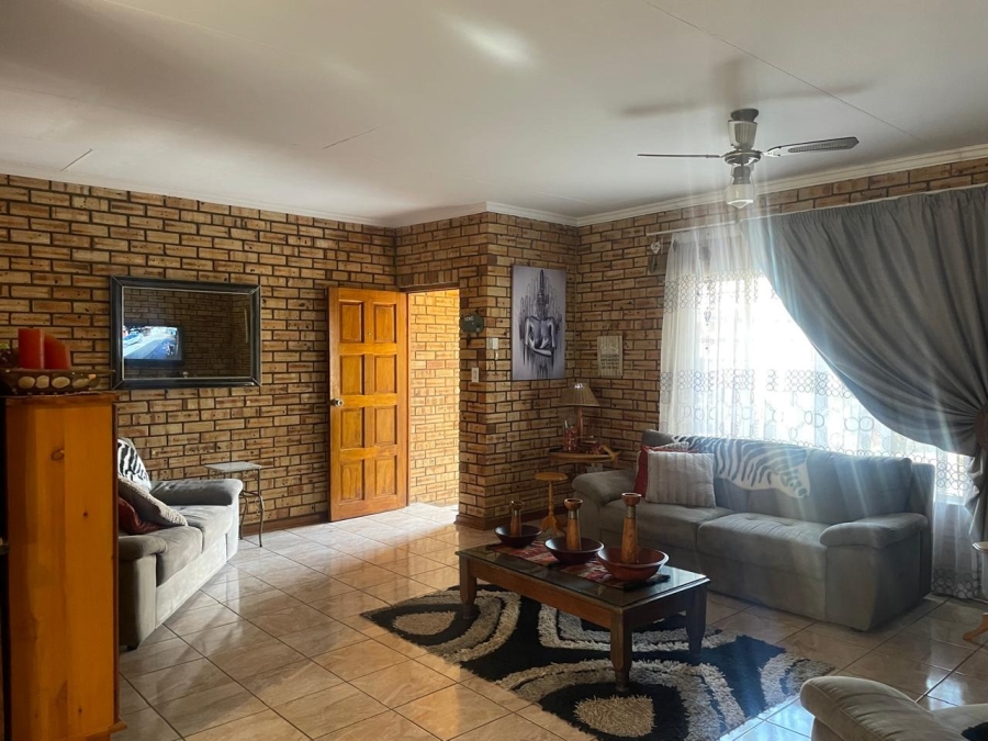 3 Bedroom Property for Sale in Rustenburg Central North West